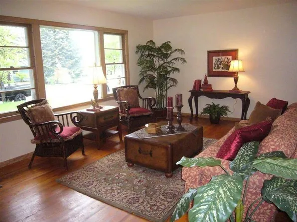 6911 24th St W, Saint Louis Park, MN 55426