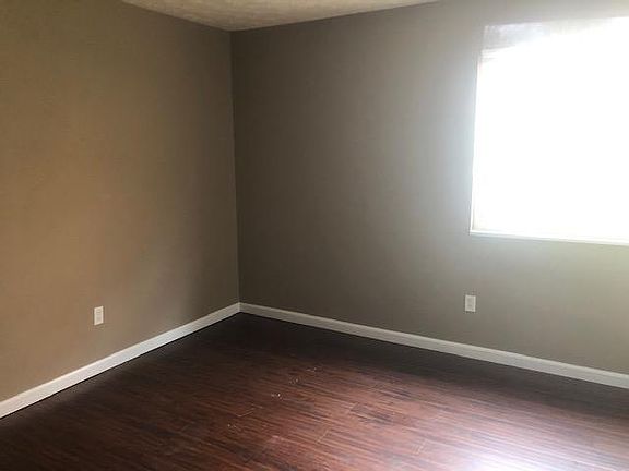 5th image of 47 Plymouth Ln