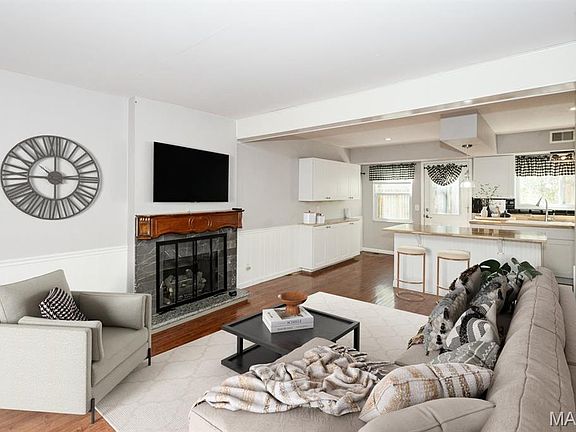 3rd image of 1121 Matador Dr