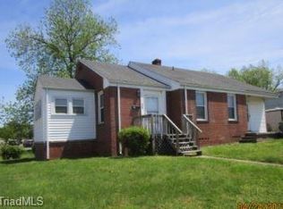 134 N Park St, Asheboro, NC 27203