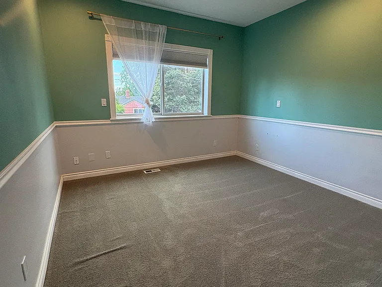 2556 S Eddy St — Photo 20