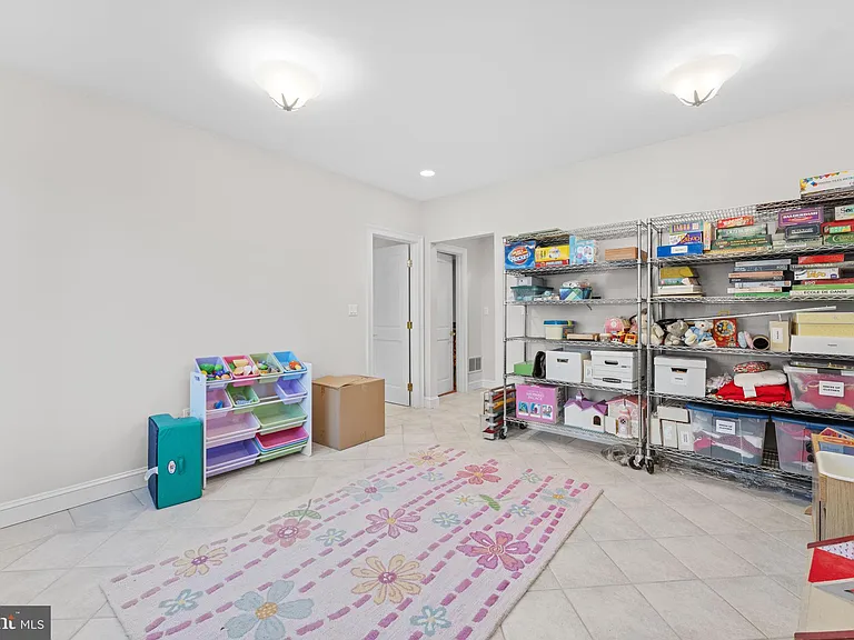 8541 Old Dominion Dr — Photo 100
