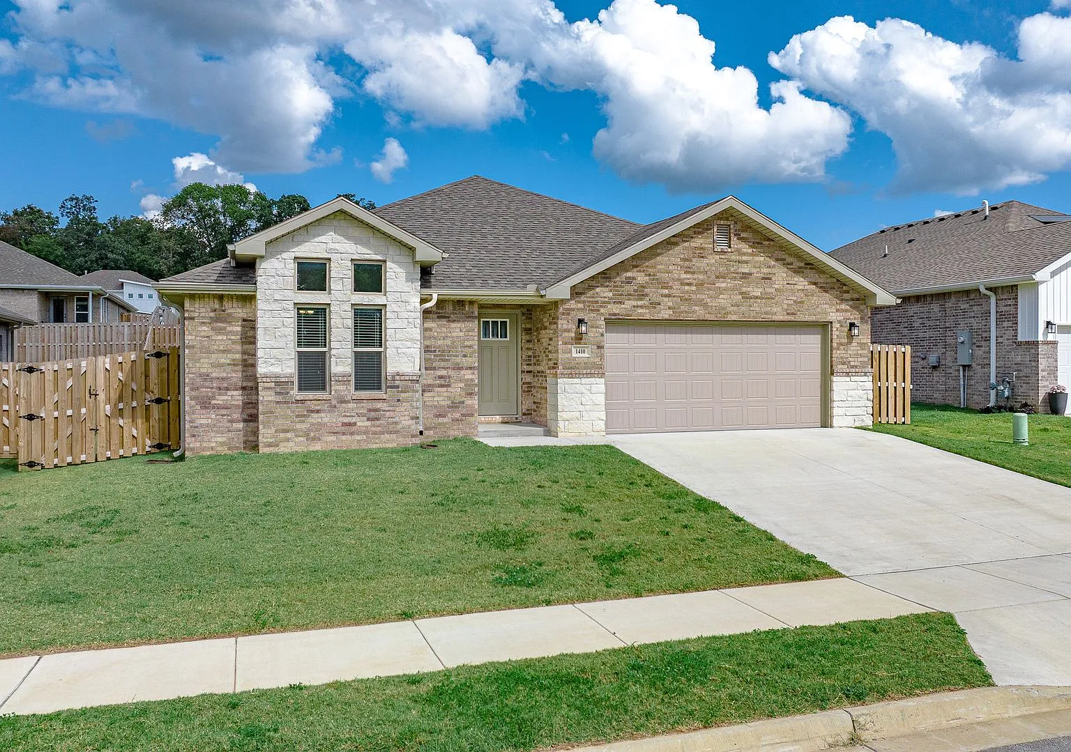 Brand New Home Waiting For you! — Photo 1