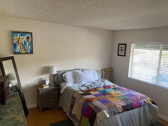4th image of 2530 Clairemont Dr Unit 201