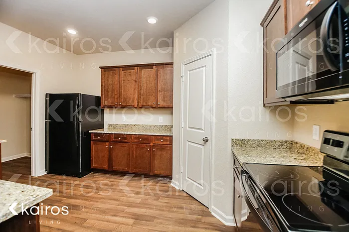 10757 Bent Brook Dr — Photo 4