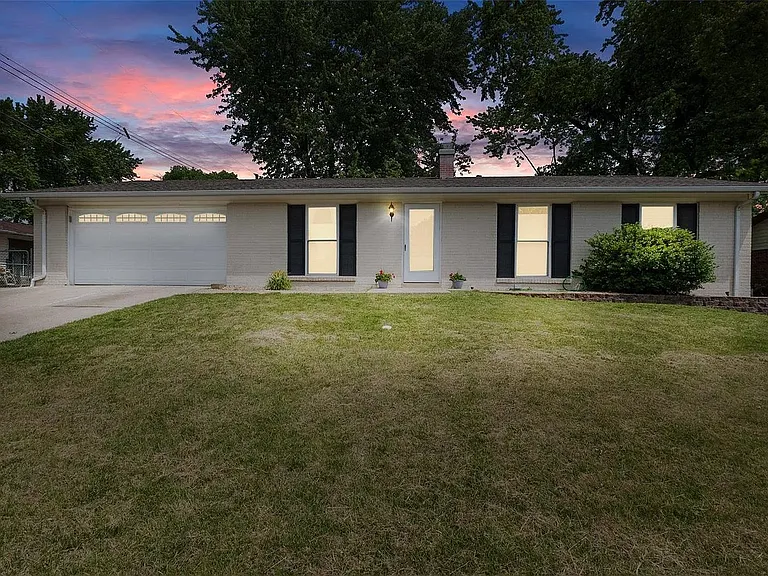 11481 Burgess Ave — Photo 2