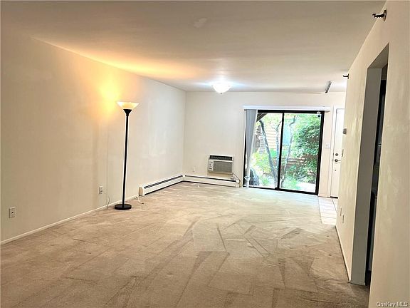 4th image of 15 Greenridge Ave APT 11