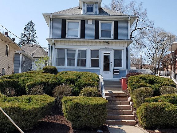 5th image of 608 S 35th Ave