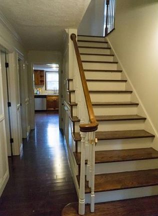 2nd image of 996 Williamsburg Ln