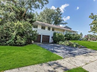 11 Cedar Dr S, Old Bethpage, NY 11804
