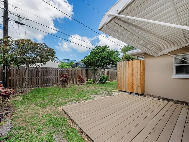 253 Park Cir S — Photo 31