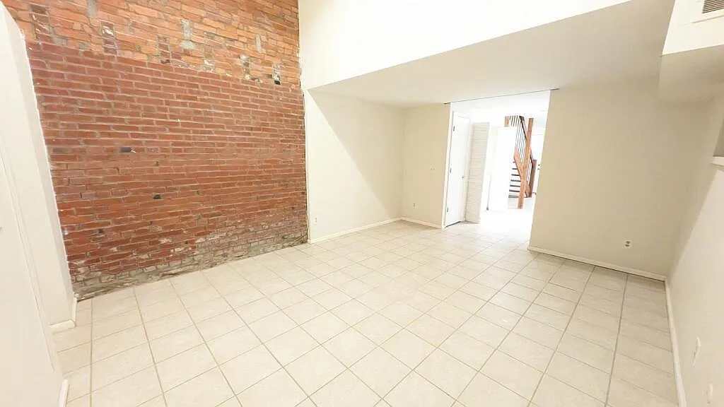 2 bed, 1.5 bath, 1250 sqft, $1,250 — Photo 4