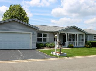 222 Hialeah Ln, Grayslake, IL 60030