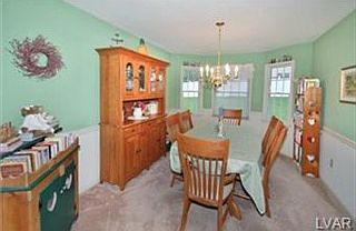 4th image of 165 Kingsbury Ct