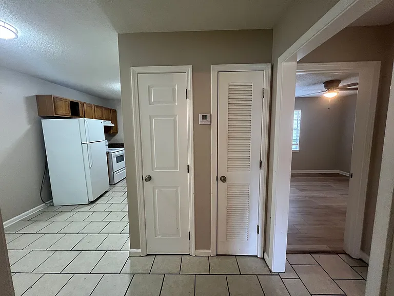 467 30th Place — Photo 3