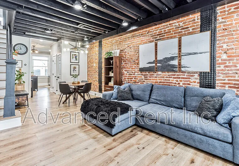 3603 Hudson St — Photo 5