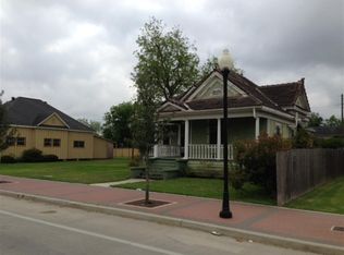 1973 Calder St, Beaumont, TX 77701