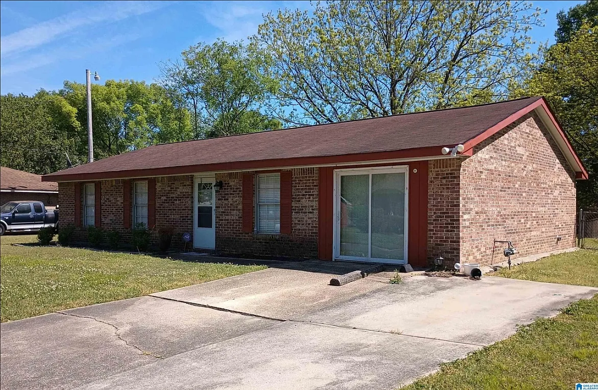 4 bed, 1588 sqft, $1,500 — Photo 1
