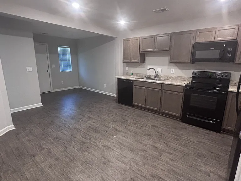 6237 Townley Way — Photo 14