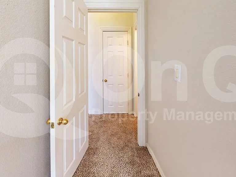 4513 Saint James Dr — Photo 23