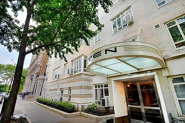 10 West 74th Street in Upper West Side