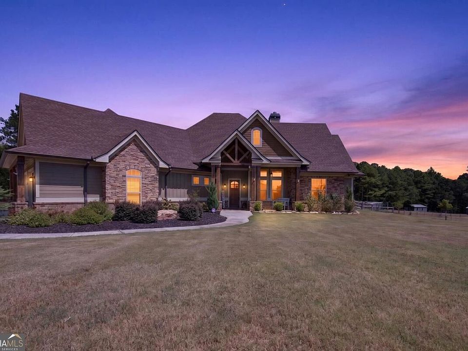 1st image of 649 Clover Dr