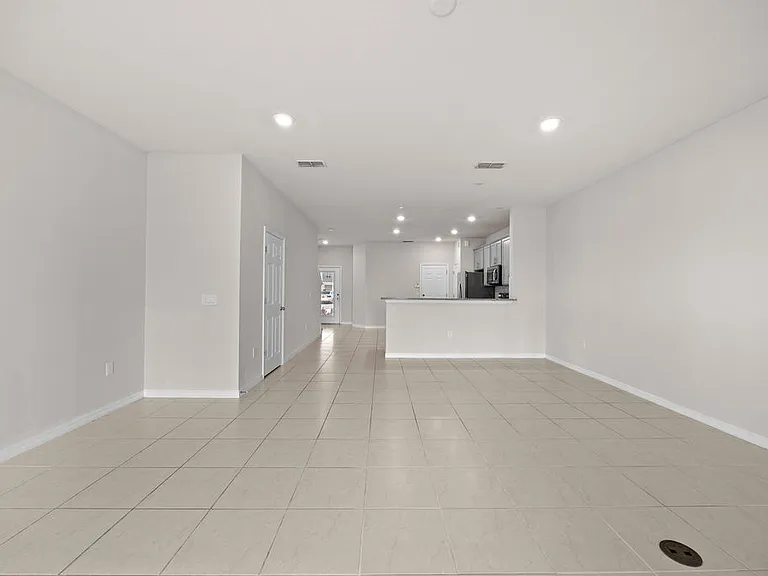 3971 Plainview Dr — Photo 11