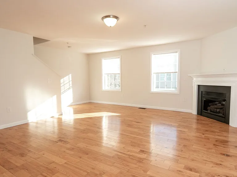 Amy's Commons — Photo 1