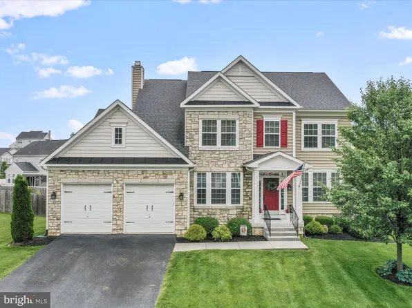 446 Chickamauga Dr, Harpers Ferry, WV 25425