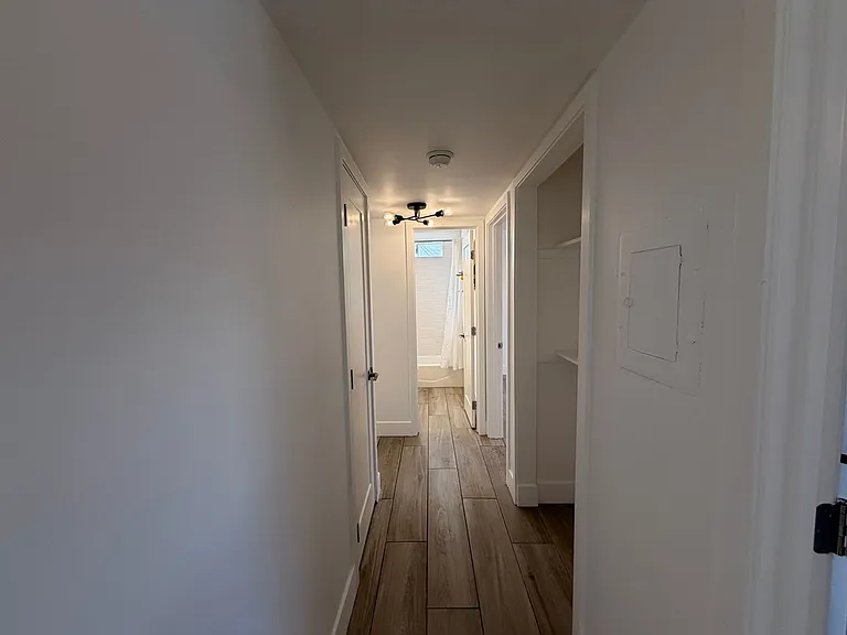 8517 Cedros Ave — Photo 5