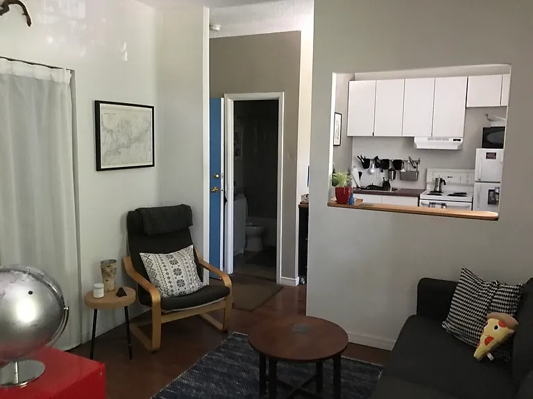 225 Gladstone Ave — Photo 37