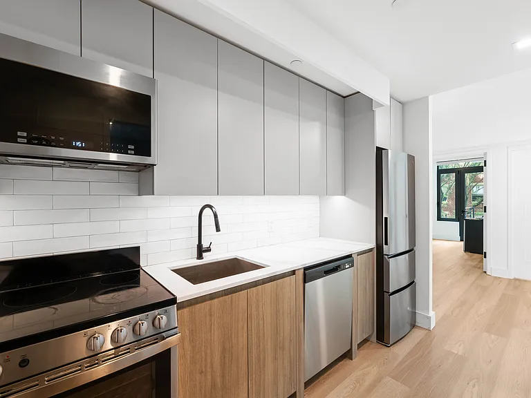 63 Pitt St #5E — Photo 6