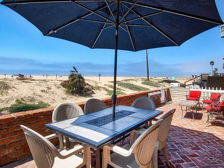 414 E Oceanfront — Photo 47