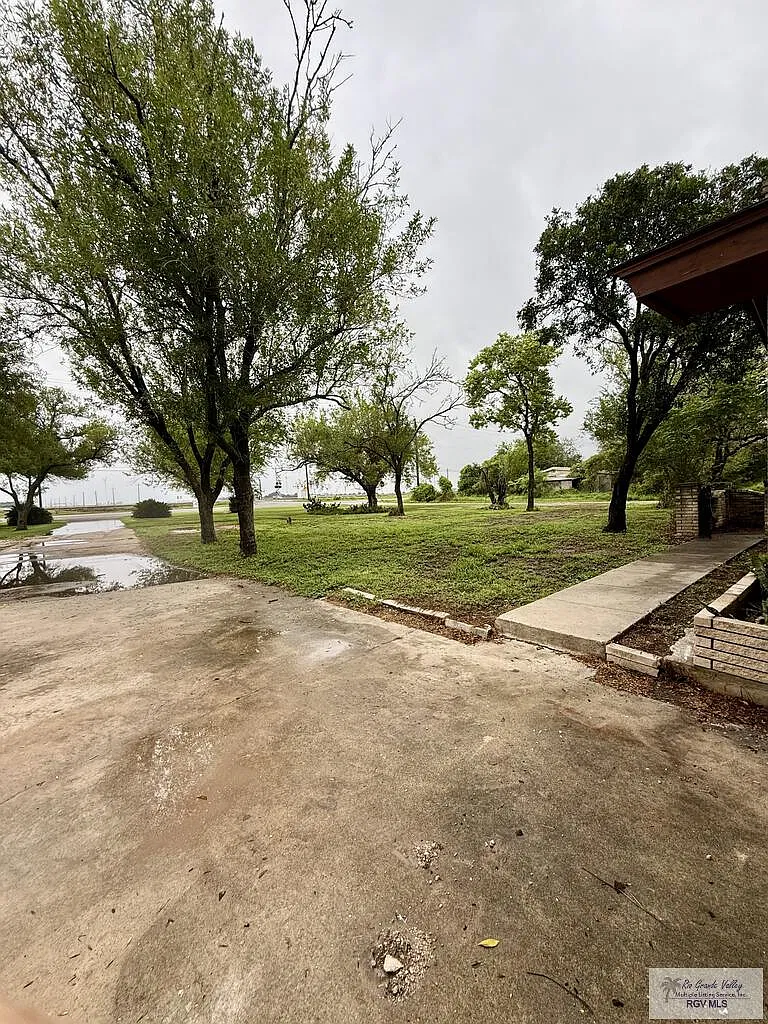 5 bed, 2.5 bath, 2028 sqft, $1,350 — Photo 4