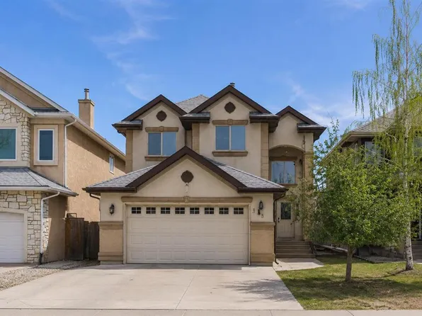 35 NW Cranleigh Dr SE, Calgary, AB T3M 1G7