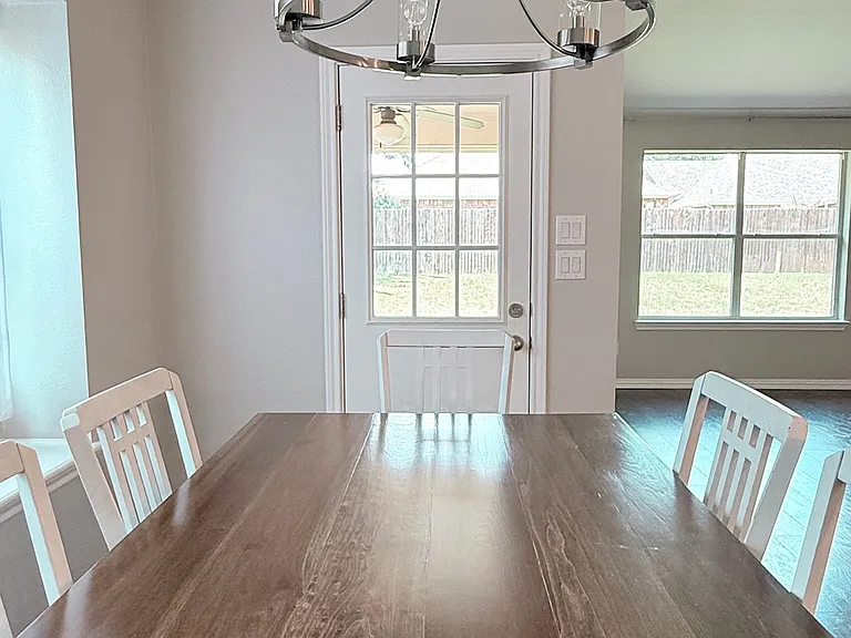2345 Aurora Dr — Photo 8