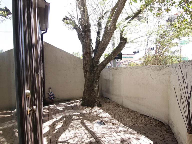 2602 Rice Blvd — Photo 2