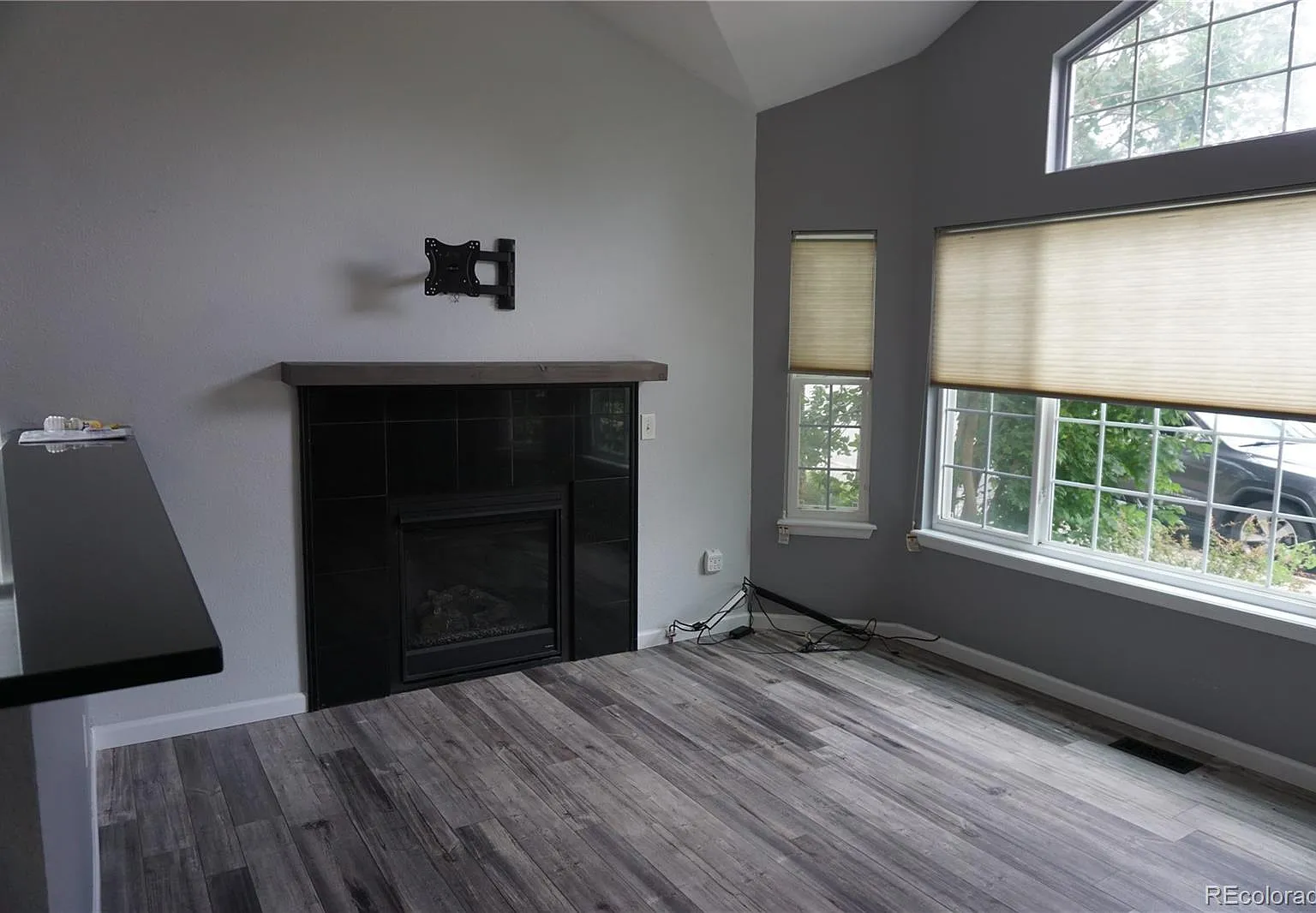 2 bed, 1.0 bath, 777 sqft, $2,375 — Photo 3