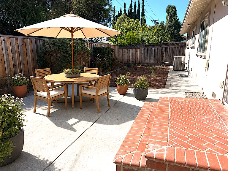 786 Eden Ave — Photo 16