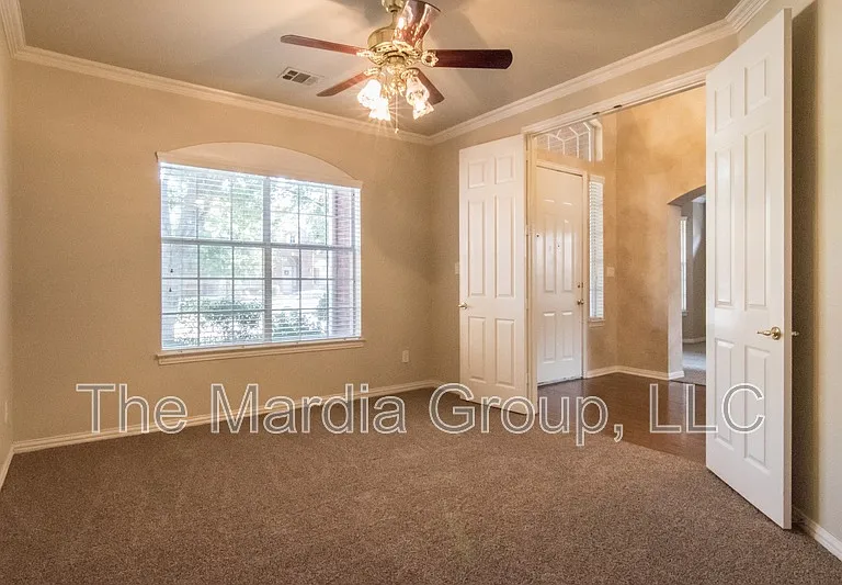 5403 Exeter Dr — Photo 7