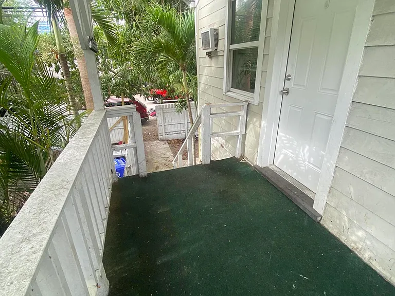 115 NE 2nd St #2 — Photo 2