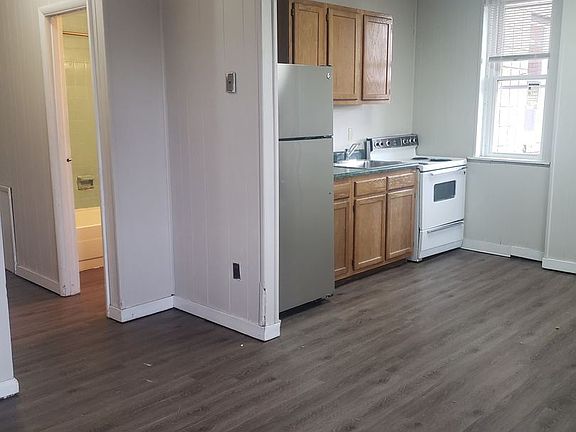 5th image of 3408 Parkview Ave APT 210