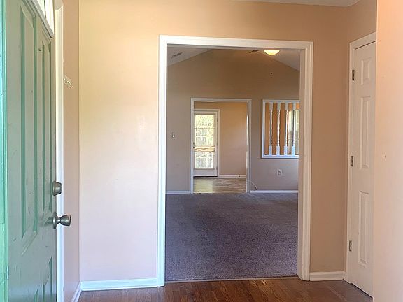 4th image of 3806 Pondside Cir