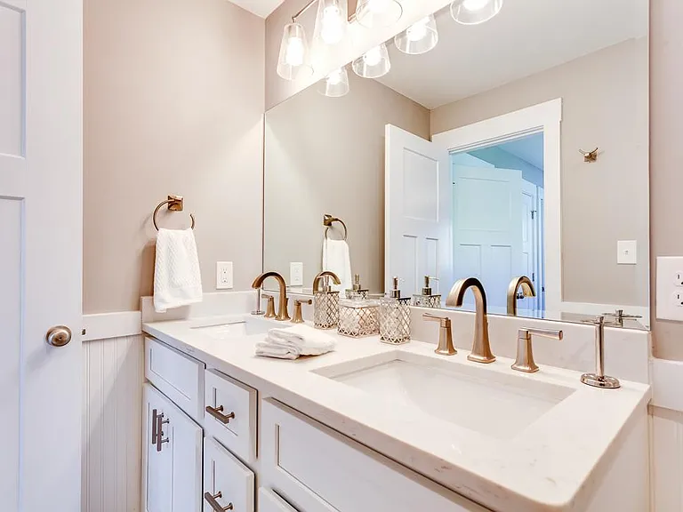 1518 Cliffside Ln — Photo 18