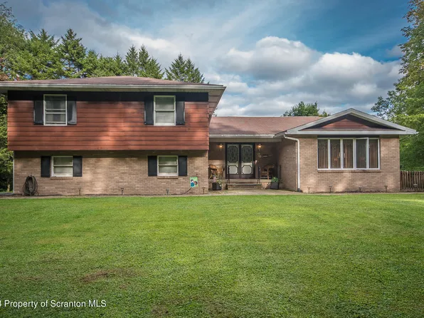 313 Sunset Rd, Moscow, PA 18444