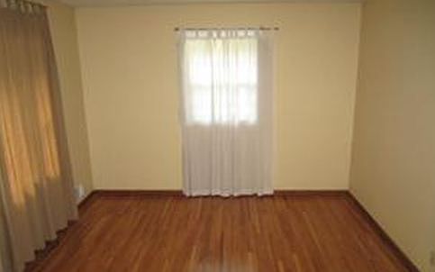 4th image of 565 Hattie Ln
