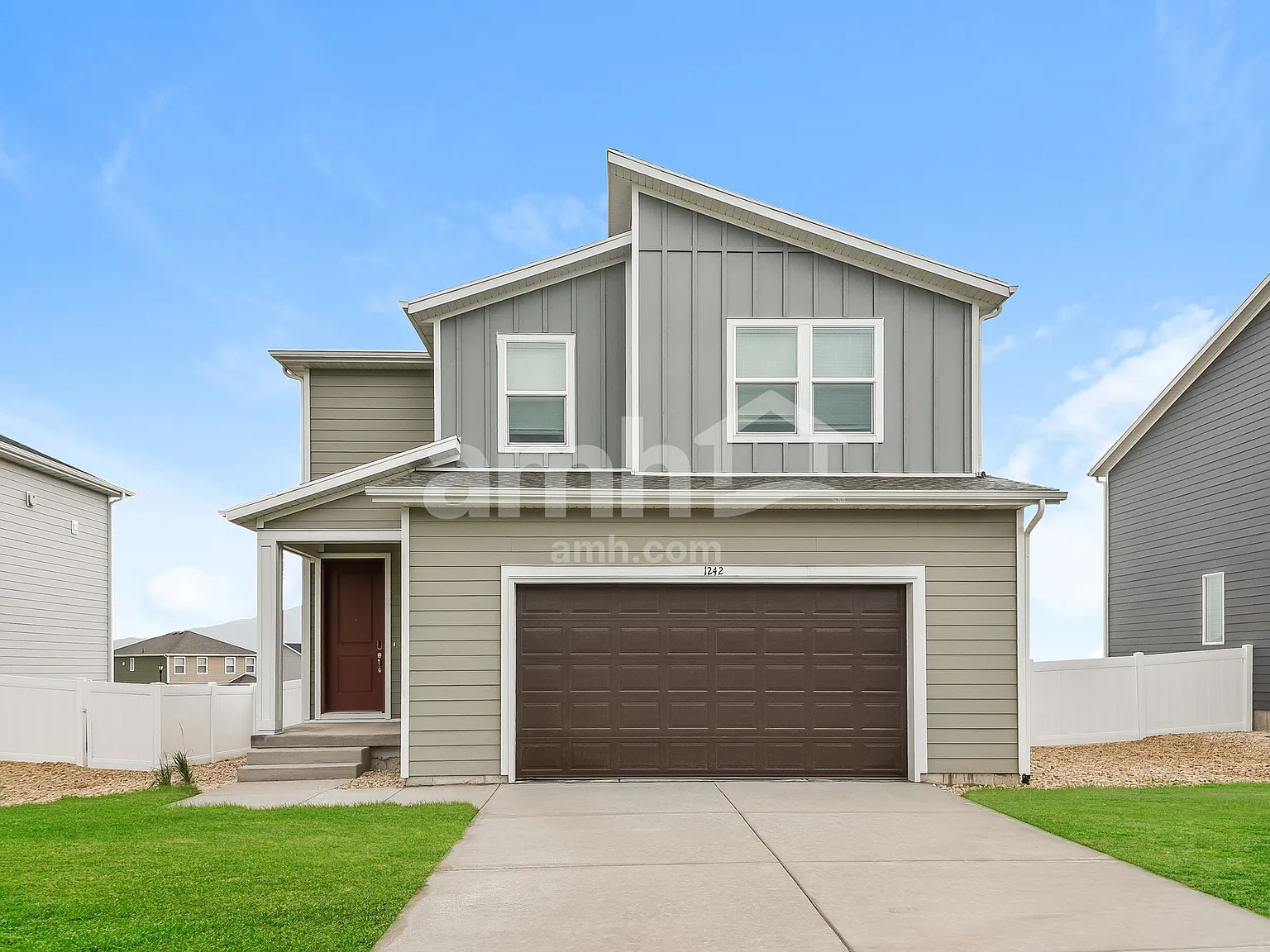 4 bed, 3.5 bath, 2143 sqft, $2,590 — Photo 1