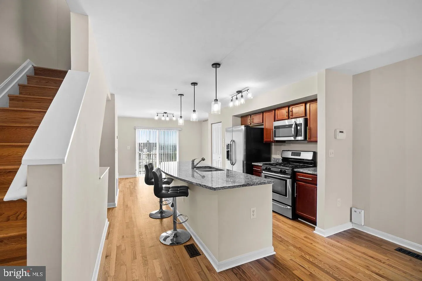 3 bed, 3.5 bath, 1743 sqft, $2,800 — Photo 3