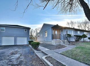 475 W Pine Ave, Roselle, IL 60172