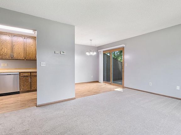 4th image of 8625 S Maplebrook Cir